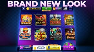 Pengguna mobile memeriksa bantuan penarikan